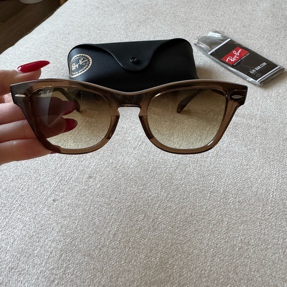 NWOT Ray-Ban RB0707SF Sunglasses Light Brown w/Case & Cloth - Picture 10 of 15